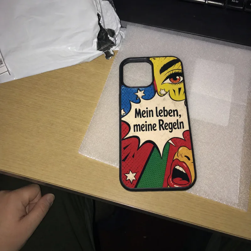 Handyhülle mit Pop-Art-Spruch 'Mein Leben, meine Regeln'
